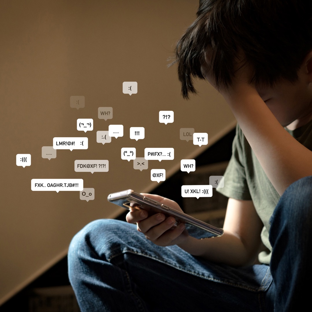 Banner Tienerjongen Gsm Cyberpesten