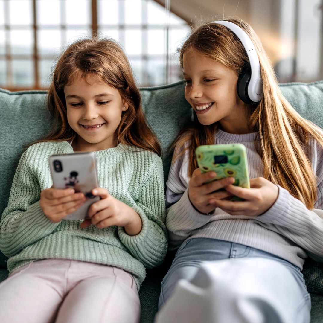 2Meisjes Smartphone Zetel Grijs